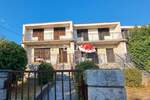 Crikvenica, Jadranovo, dvije dvojne kuće po 120 m2, dvorište