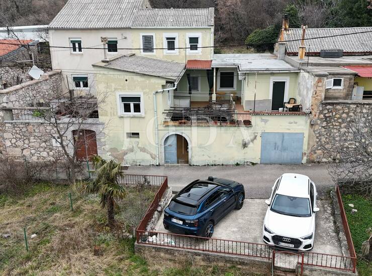 Kuća s investicijskim potencijalom | Zaleđe Crikvenice