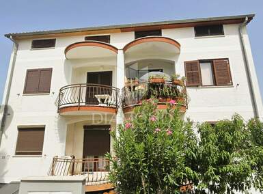 Dvosoban stan, Poreč, prodaja, 291000 €, 81 m2