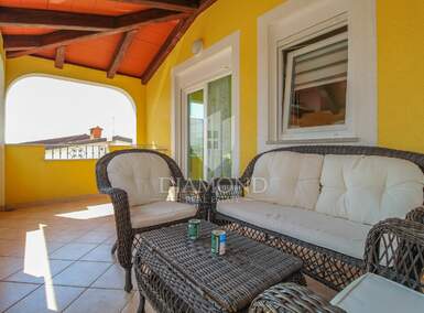 Dvosoban stan, Novigrad, prodaja, 340000 €, 75 m2