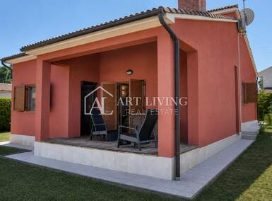 Kuca, Poreč, prodaja, 530000 €, 148 m2