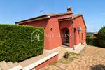Poreč, okolica - prekrasna obiteljska kuća 148 m² s uređenom okućnicom 