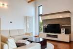 Poreč, okolica - prekrasna obiteljska kuća 148 m² s uređenom okućnicom 