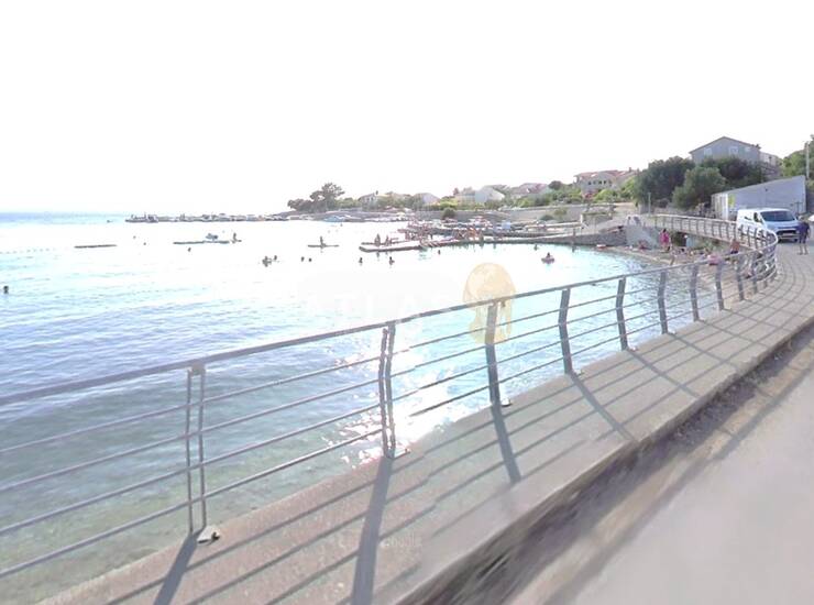 NOVALJA | GRAĐEVINSKO ZEMLJIŠTE 250 M OD MORA