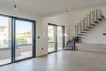 RIJEKA, TRSAT | STAN S GALERIJOM U NOVOGRADNJI