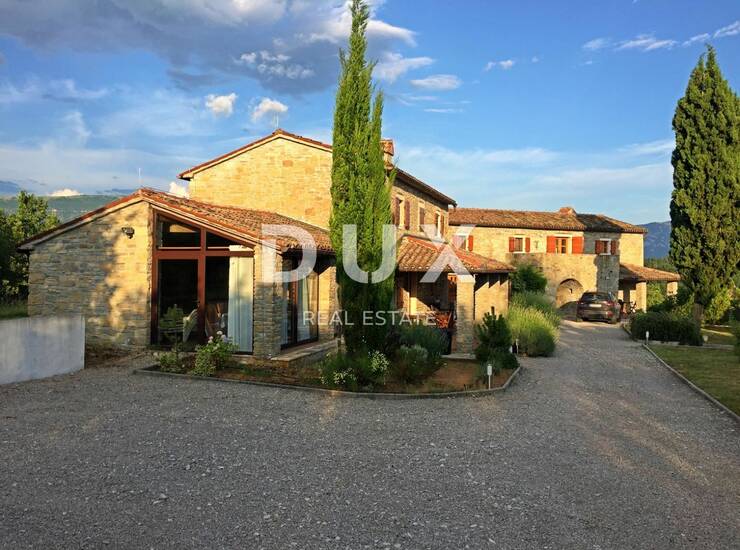Istra, Labin, dvije kamene kuće, 300 m², bazen, velika okućnica