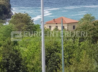 Jednoiposoban stan, Pula, najam, 700 €, 42 m2