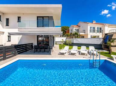 Kuca, Malinska-Dubašnica, Malinska, prodaja, 850000 €, 162 m2