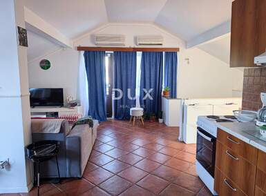 Trosoban stan, Mali Lošinj, Veli Lošinj, prodaja, 300000 €, 75 m2