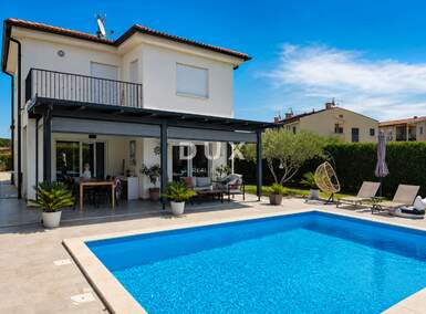 Kuca, Poreč, prodaja, 570000 €, 140 m2