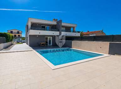 Kuca, Novigrad, prodaja, 520000 €, 135 m2