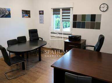 Poslovni prostor, Viškovo, Marinići, najam, 3900 €, 386 m2