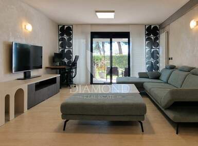 Trosoban stan, Novigrad, prodaja, 520000 €, 95 m2