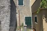 ISTRA, MALI TURINI, KAMENA KUĆA ZA RENOVACIJU S VRTOM