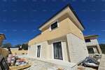 Prodaje se nova vila sa ukupno 124 m2 stambene površine i 280 m2 zemljišt...