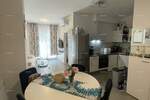 U ponudi imamo lijepo uređen i funkcionalan stan za najam smješten na atr...