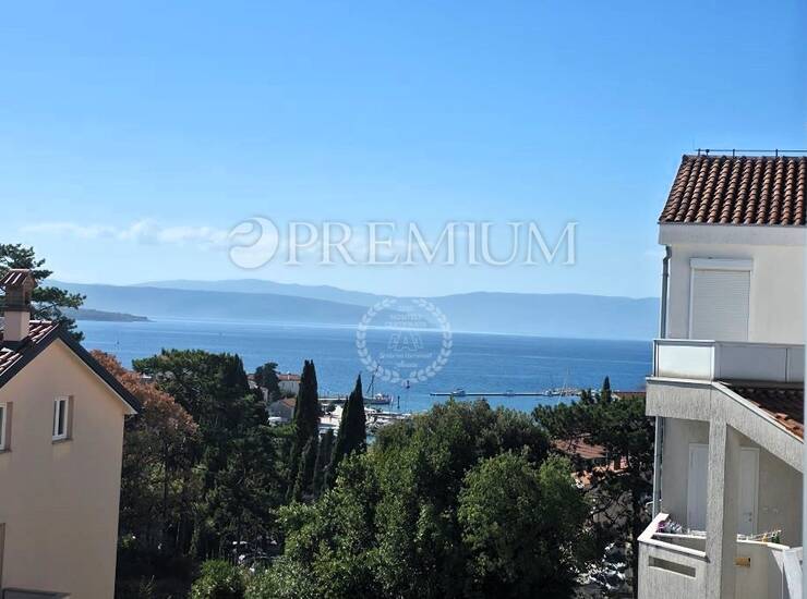 Malinska, prodaja, apartman na drugom katu s pogledom na more! 