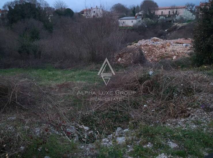 Istra, Svetvinčenat : Građevinsko zemljište 546 m²