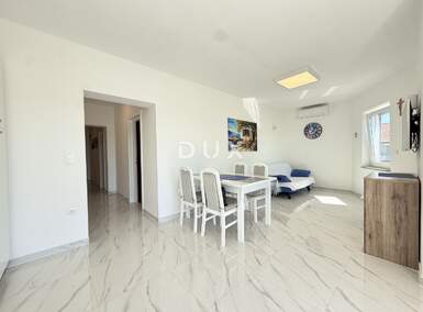 Trosoban stan, Malinska-Dubašnica, Malinska, prodaja, 309000 €, 73 m2