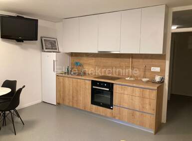 Dvosoban stan, Rijeka, Sjever, najam, 650 €, 37 m2