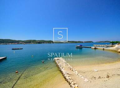 Dvosoban stan, Rab, Supetarska Draga, najam, 700 €, 53 m2