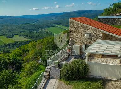 Kuca, Motovun, prodaja, 275000 €, 40 m2