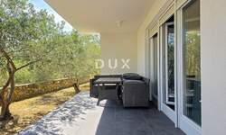 Kuca, Rab, prodaja, 900000 €, 300 m2