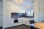 Rab, dvojna kuća s 3 apartmana, 300 m2, novogradnja