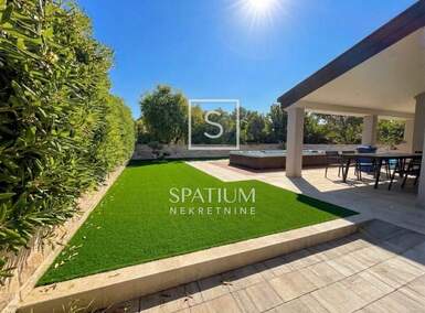 Cetvorosoban stan, Medulin, Banjole, prodaja, 390000 €, 117 m2