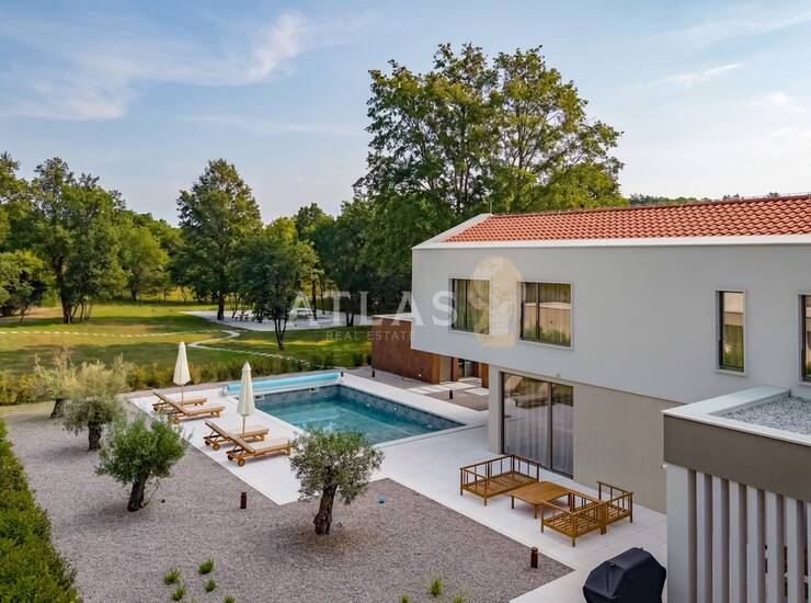 ISTRA, LABIN | SAMOSTOJEĆA LUKSUZNA VILA S GRIJANIM BAZENOM