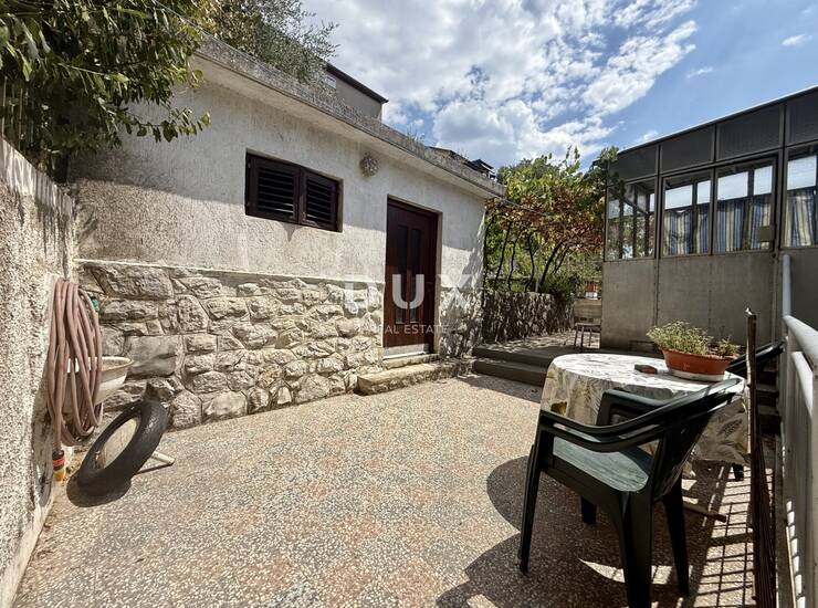 Rijeka, Trsat, 3-sobni stan, 75 m2, pogled na more, garaža