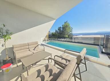 Kuca Jadranovo, Crikvenica 126m² - 4.000 € | SveHrNekretnine