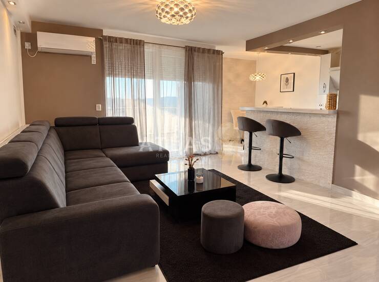 RIJEKA, TURNIĆ – LIJEPI STAN ZA NAJAM, 60 M²