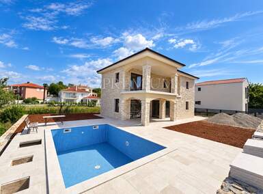 Kuca Malinska, Malinska-Dubašnica 138m² - 860.000 € | SveHrNekretnine