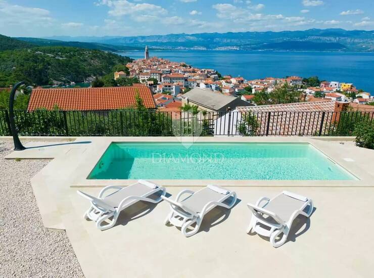 OTOK KRK, VRBNIK – MODERNA VILA S BAZENOM I PREKRASNIM POGLEDOM NA MORE