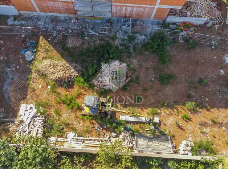Zemljište u Puli s građevinskom dozvolom za 4 stana! — fotografija 4