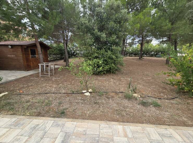 Na prodaju je građevinsko zemljište površine 420 m², smješteno na  mir... — fotografija 6