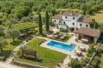 ISTARSKA VILA S BAZENOM I 4.000 m² ZEMLJIŠTA –  OPRTALJ

U mirnom i aut...