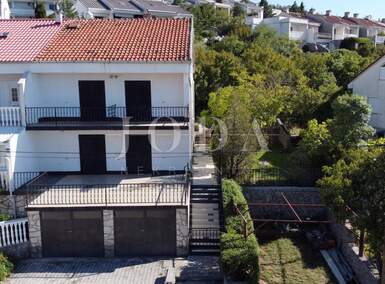 Kuca Klenovica, Novi Vinodolski 200m² - 440.000 € | SveHrNekretnine