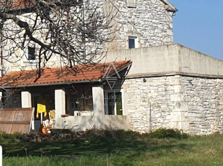 Istra, Barban : Kamena kuća s projektom renovacije — fotografija 6