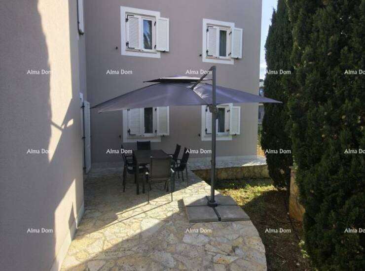 Na prodaju je samostojeća kuća smještena u jednom od atraktivnijih dijel... — fotografija 10