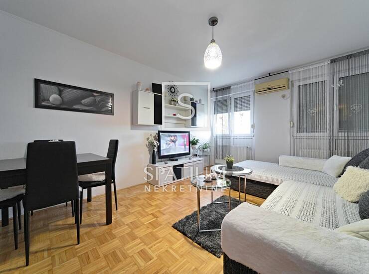 OSIJEK, NOVI GRAD, STAN — fotografija 2