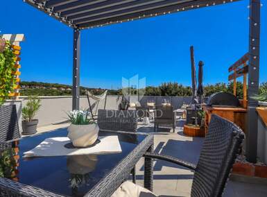 Trosoban stan, Pula 93m² - 350.000 € | SveHrNekretnine