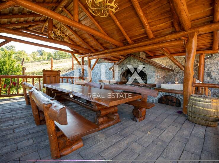 Gorski kotar, Kupjak, drvena samostojeća vila, 220 m2, bazen i wellness — fotografija 6
