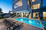 Istra, Medulin, vila, 420 m2, 150 metara od mora — fotografija 2