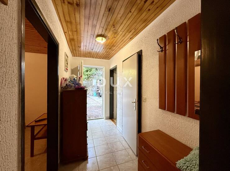Krk, Čižići, dvojna kuća, 126 m2, 2 jedinice, 350 m od mora — fotografija 6