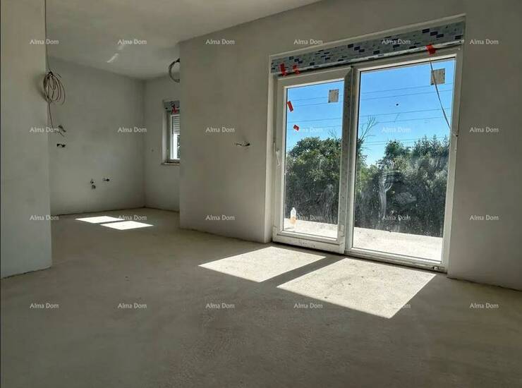 Na prodaju je dvosoban stan ukupne površine 60 m² smješten na drugom kat...