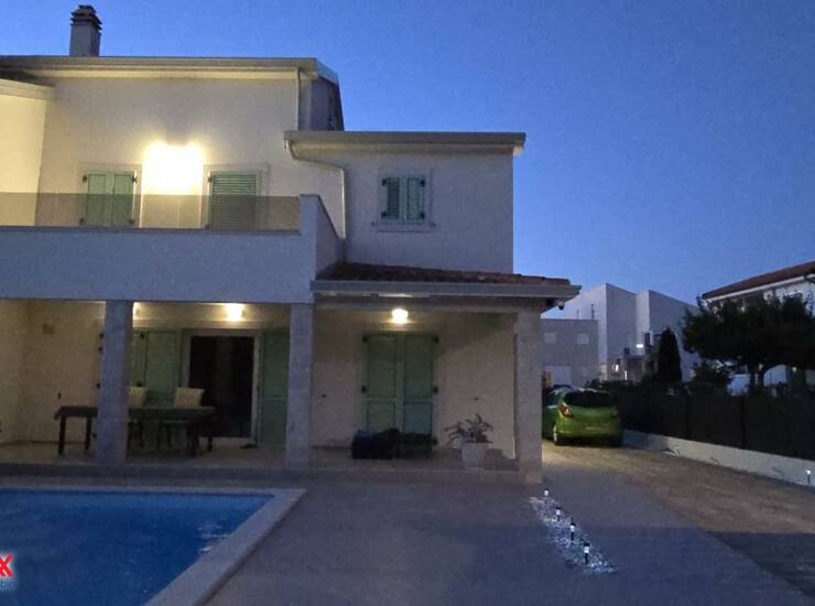 ISTRA, POREČ, LUKSUZNA NOVOGRADNJA S GRIJANIM BAZENOM 900 M OD MORA — fotografija 6