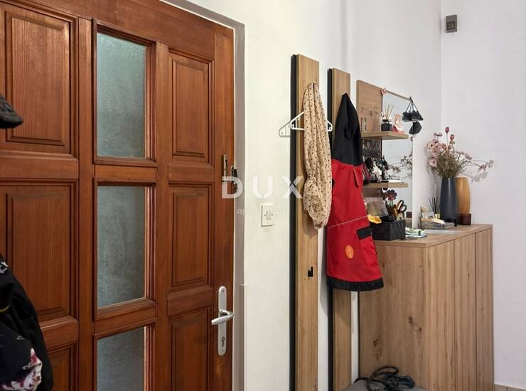 Istra, Pula, dvoetažni stan, 74,40 m2, dvorište — fotografija 4