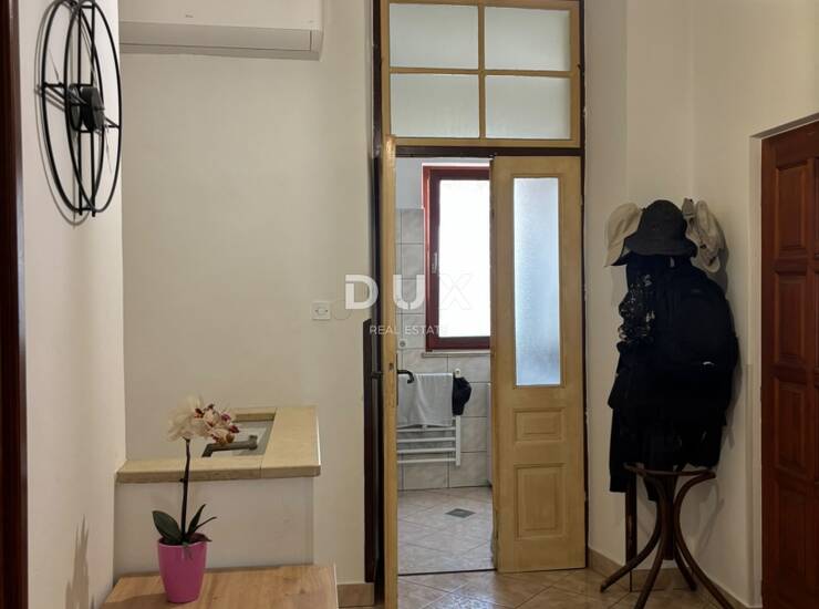 Istra, Pula, dvoetažni stan, 74,40 m2, dvorište — fotografija 5